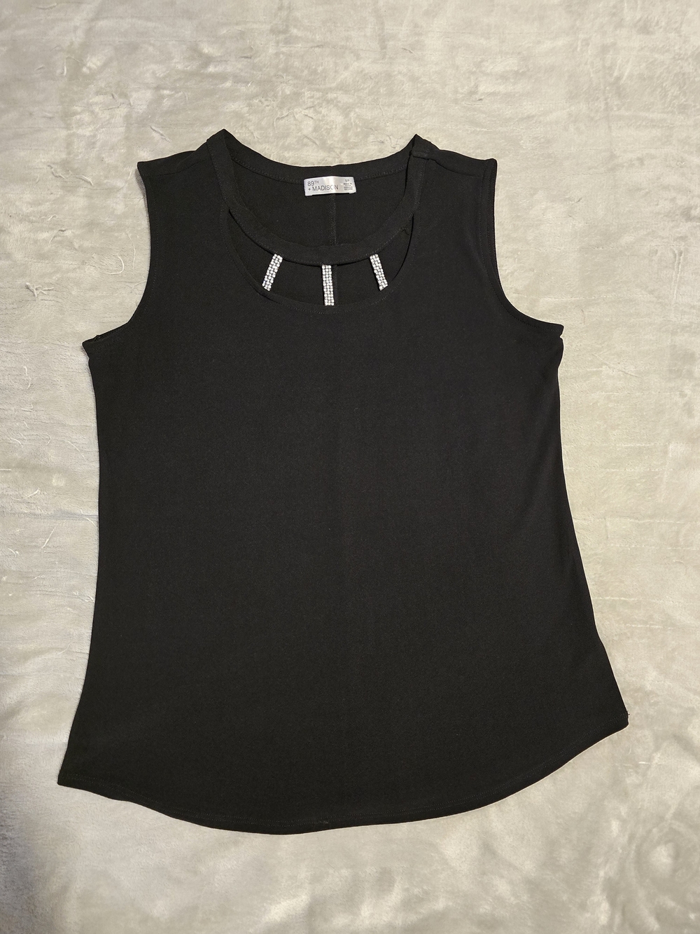 89th & Madison Black Rhinestone Keyhole Cutout Tank Top M